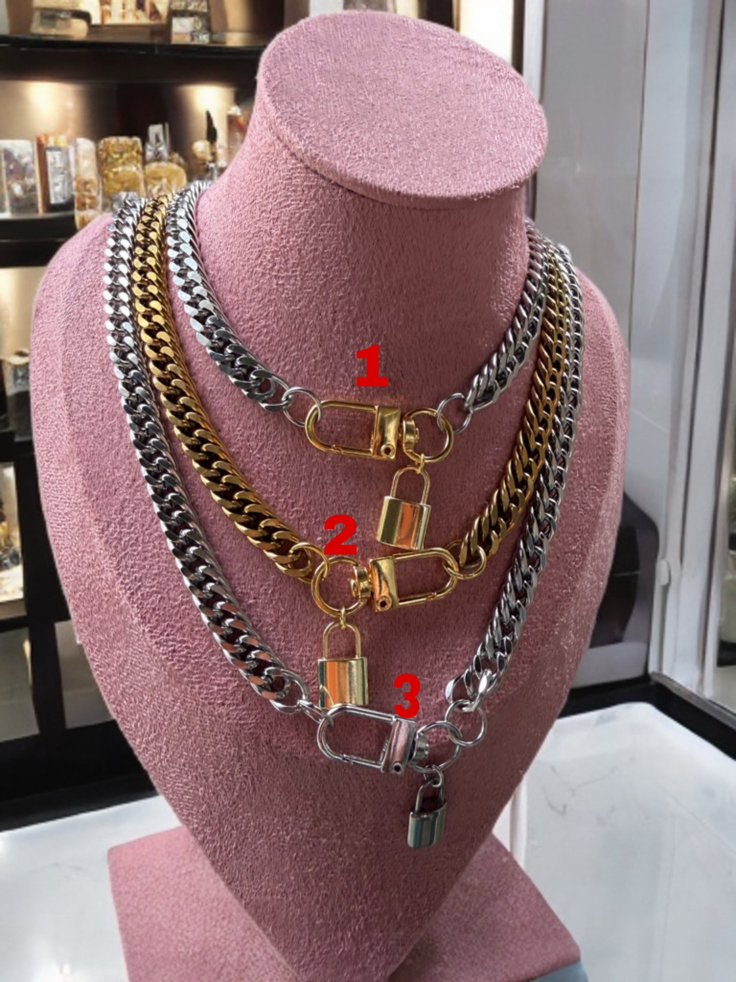 Chunky lock necklace