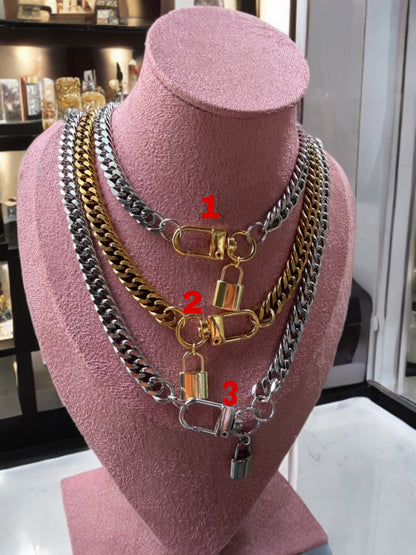 Chunky lock necklace
